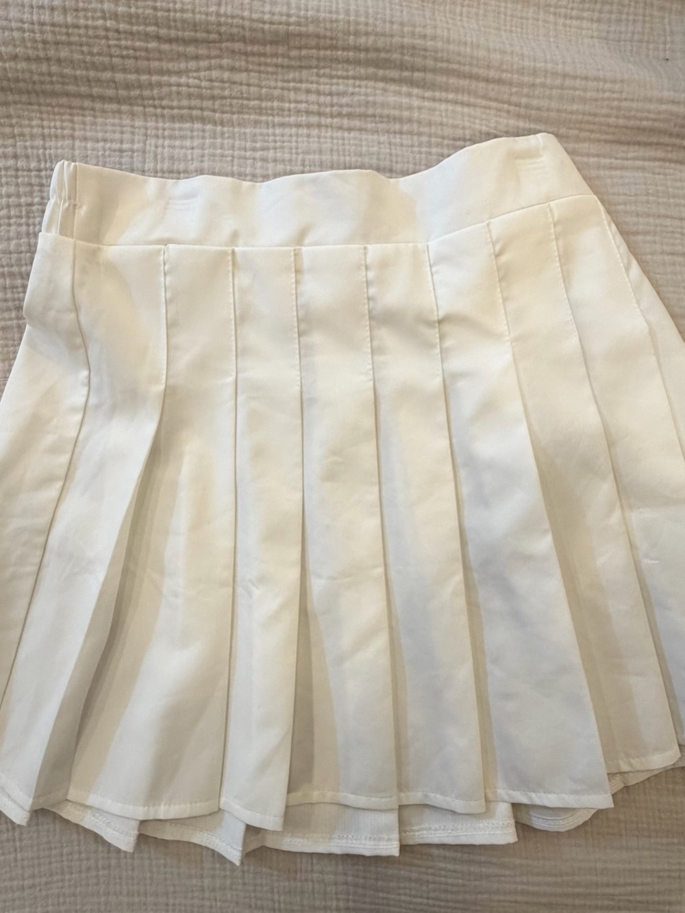 Women's White Pleated Mini Skirt - Classic Tennis-Inspired Style